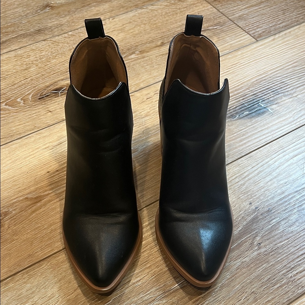 DV Dolce Vita Black Leather Ankle Boots